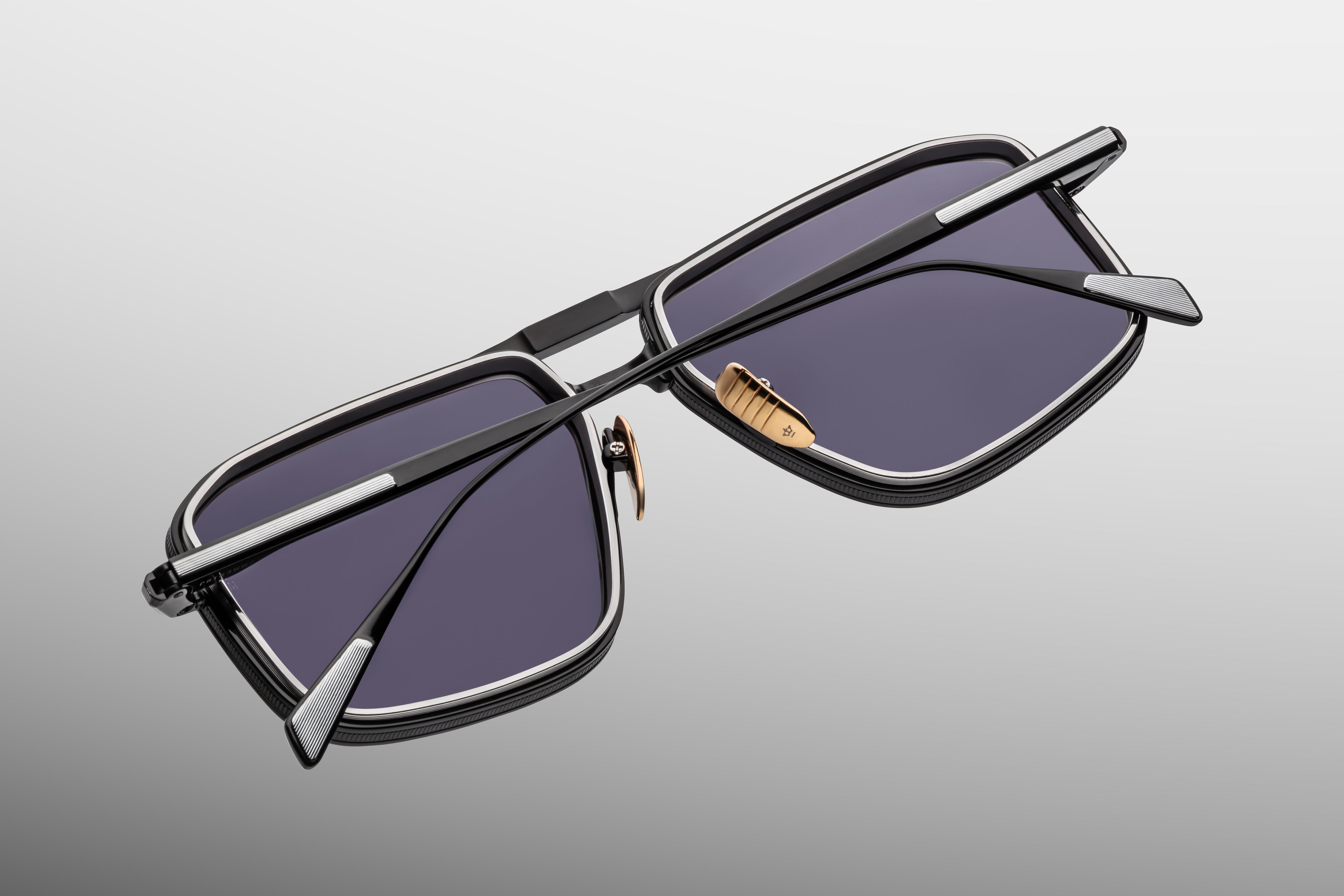 Jacques Marie Mage | Earl | Corbeau