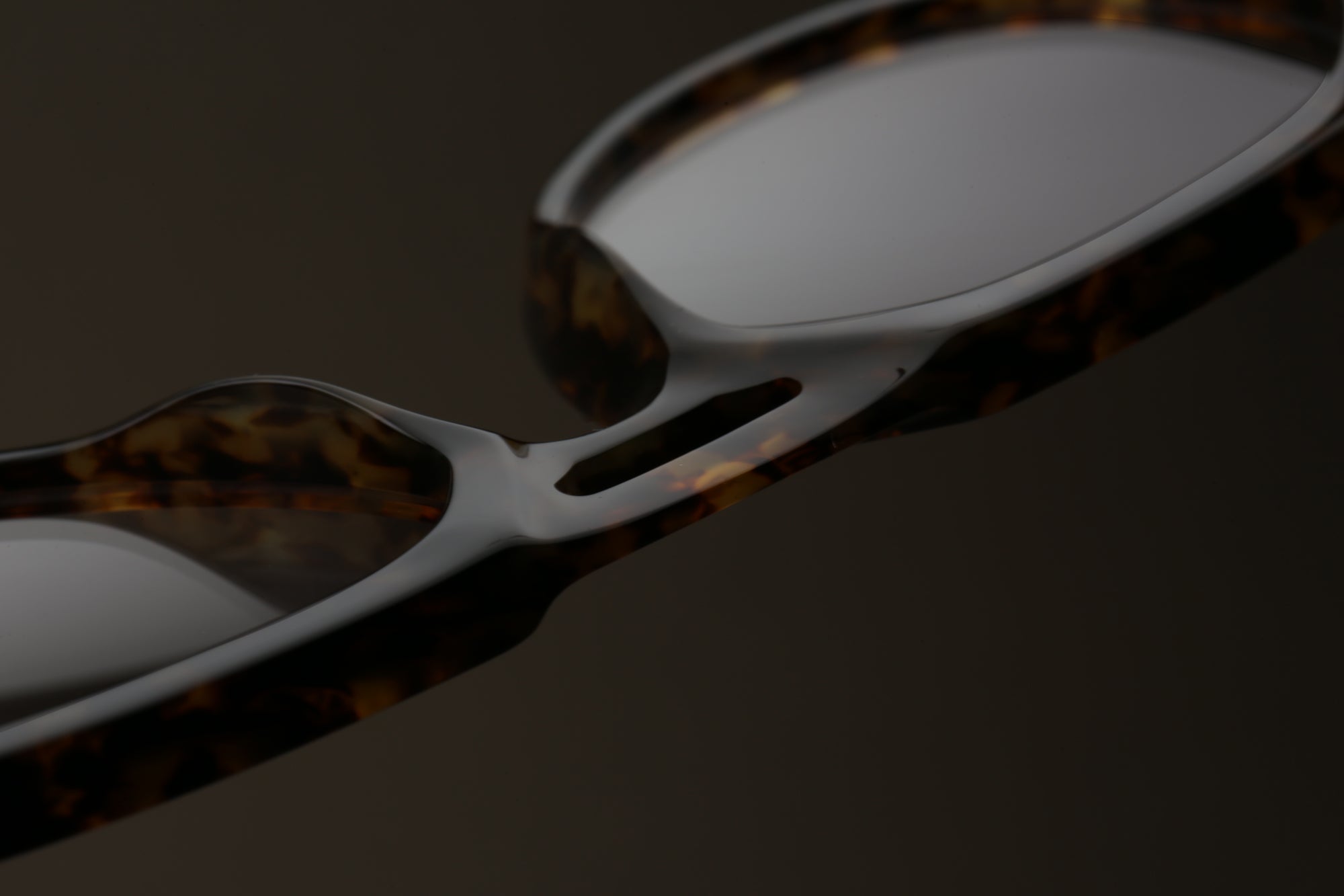 Lazare Studio | Callahan | Contrebande