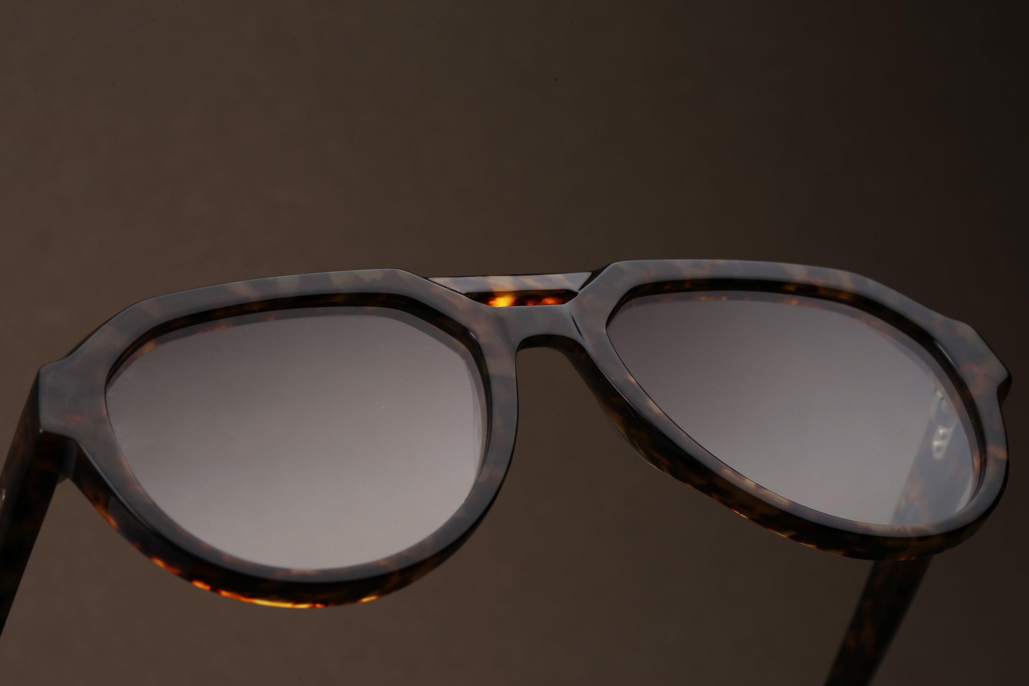 Lazare Studio | Callahan | Contrebande