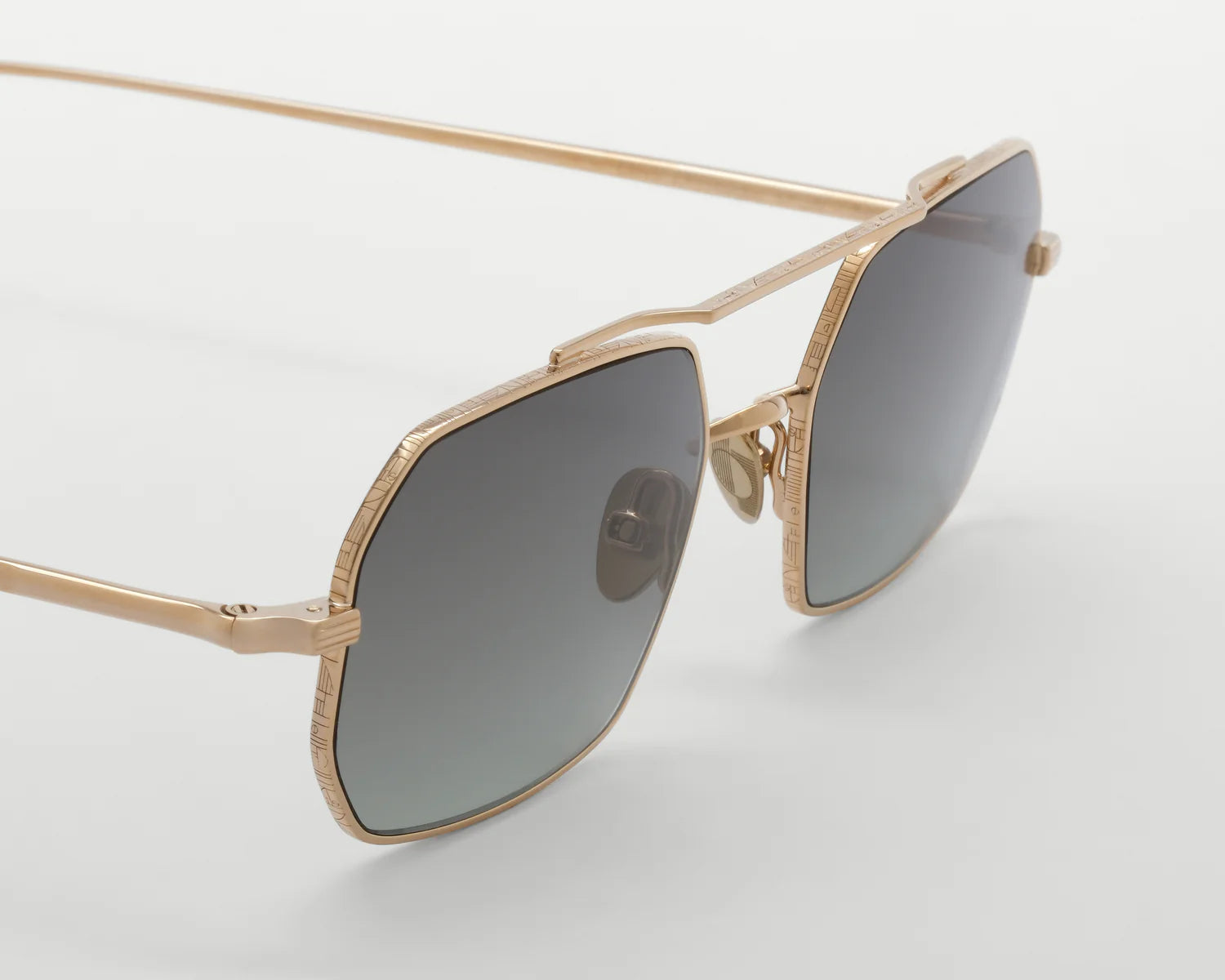 Ahlem | Clovis | Champagne/Green Gradient