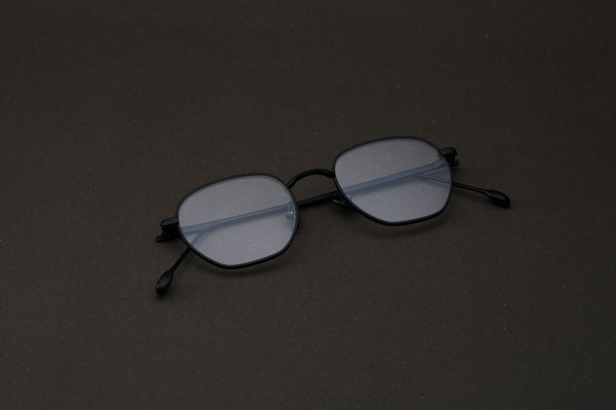 larkin-back-to-black-clear- 